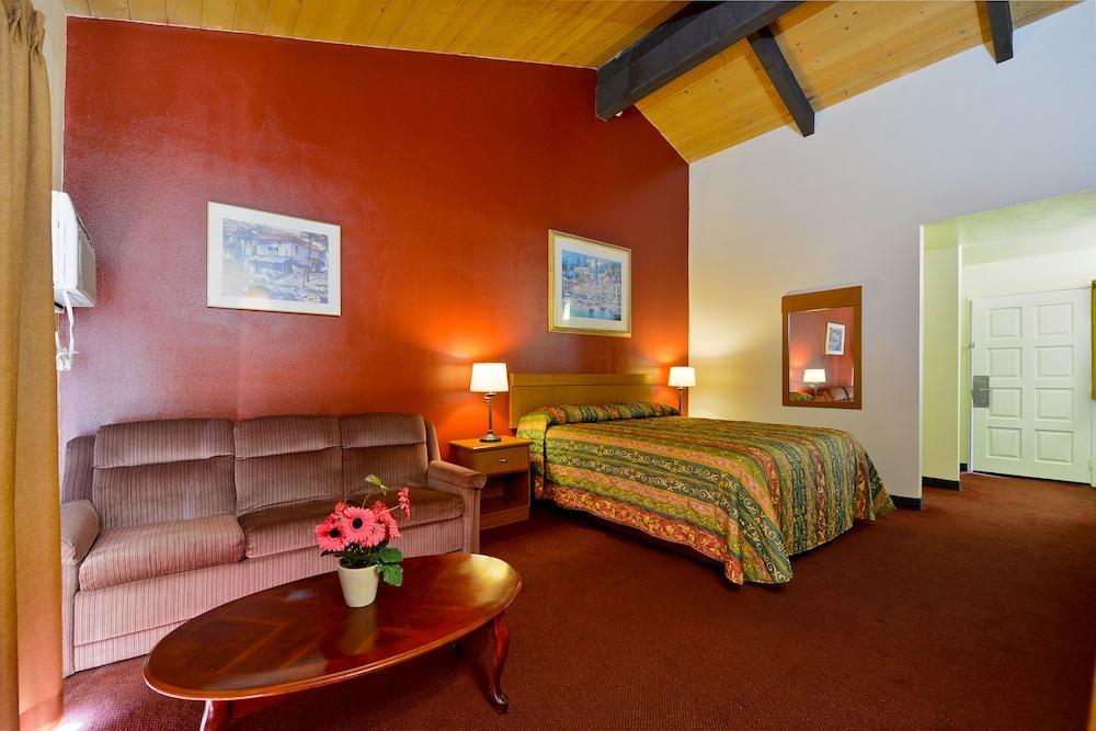 Rodeway Inn Fallbrook Downtown Exterior foto