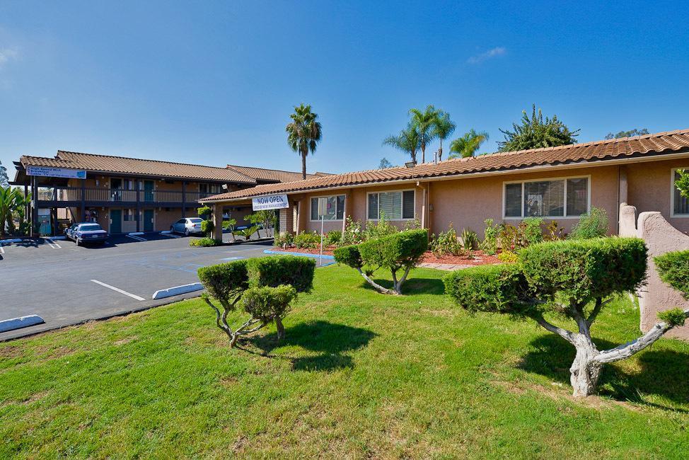 Rodeway Inn Fallbrook Downtown Exterior foto