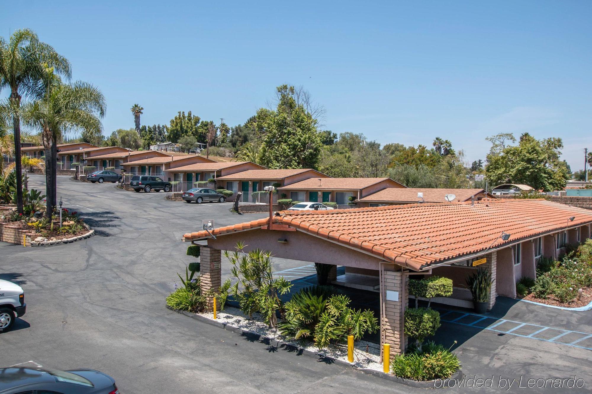 Rodeway Inn Fallbrook Downtown Exterior foto