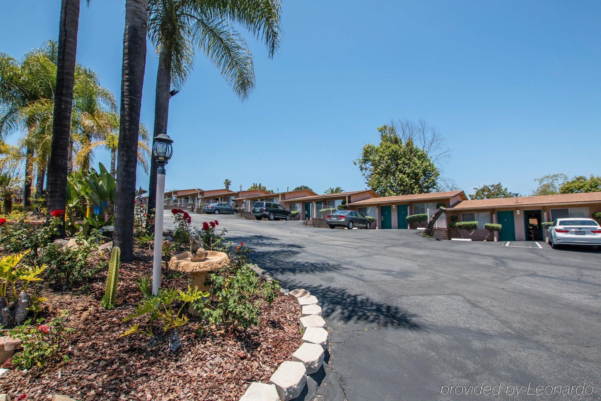 Rodeway Inn Fallbrook Downtown Exterior foto