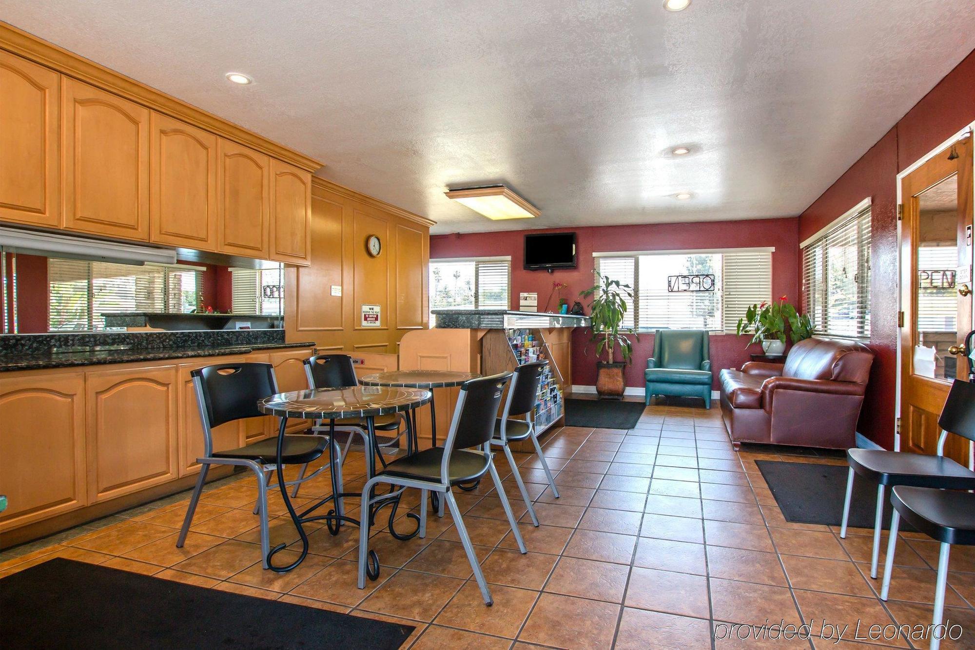 Rodeway Inn Fallbrook Downtown Exterior foto
