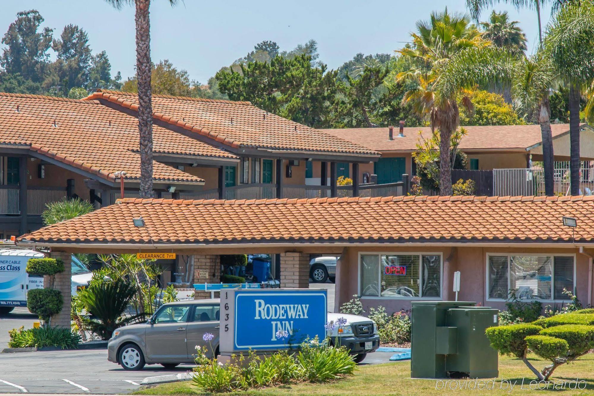 Rodeway Inn Fallbrook Downtown Exterior foto