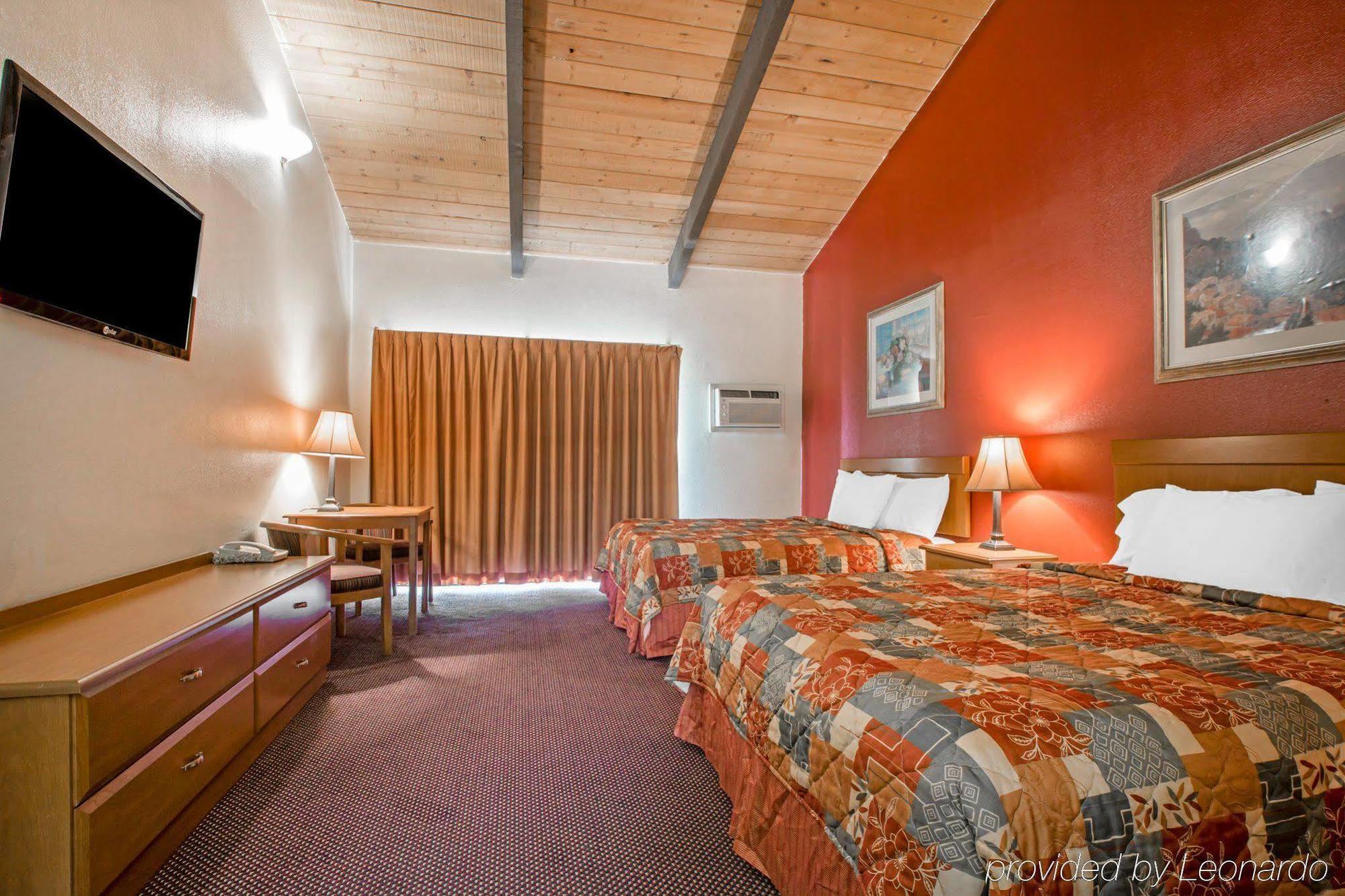 Rodeway Inn Fallbrook Downtown Exterior foto