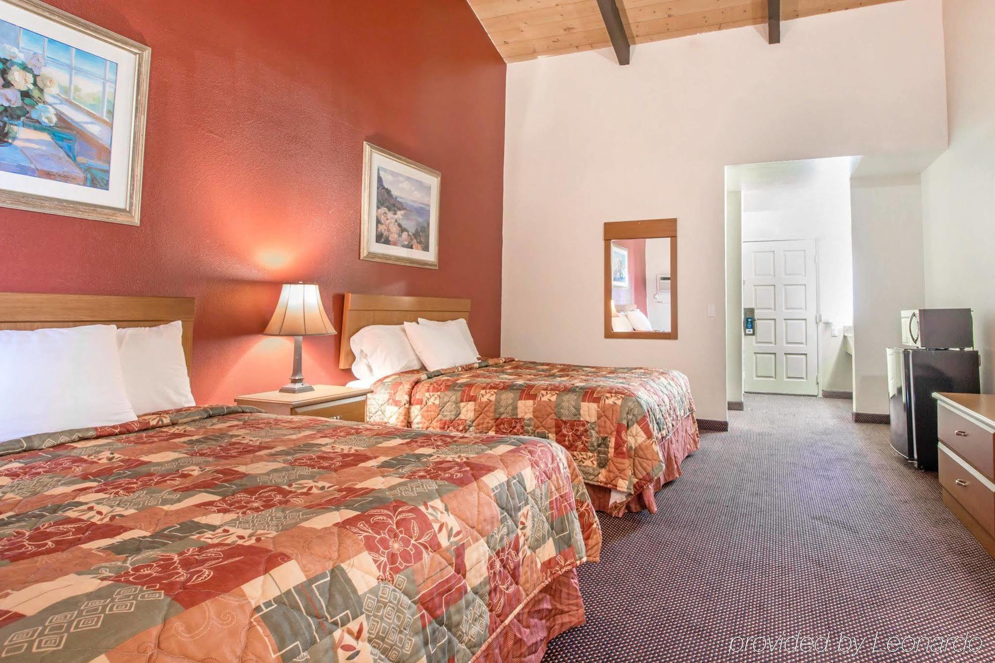 Rodeway Inn Fallbrook Downtown Exterior foto